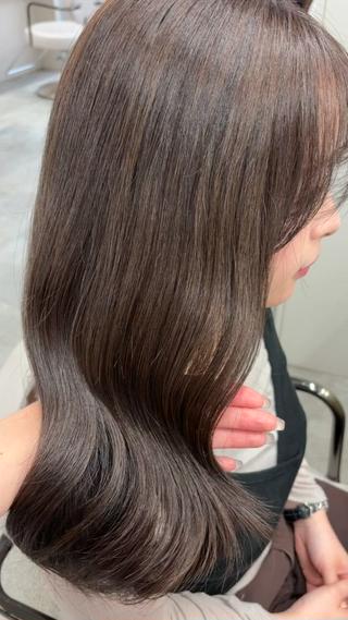ロング カラー 藤野 結衣のヘアスタイル