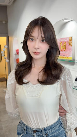 ロング カラー 藤野 結衣のヘアスタイル