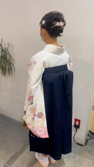 小学校の卒業式の袴の着付けを担当させて頂きましたおめでとうございますありがとうございました