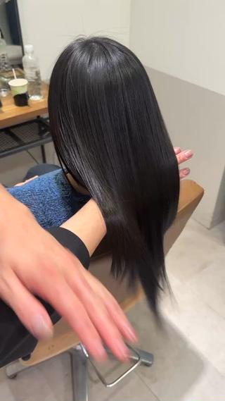 艶々仕上げの髪質改善ストレートお待ちしております