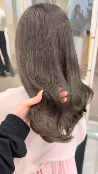 セミロング カラー むく/顔周りカット/ ブリーチなしwカラーのヘアスタイル