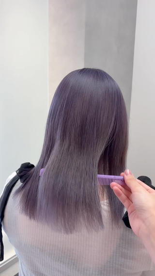2ブリーチでつくる透明感たっぷりラベンダーカラー
「ラベンダーにしたいけど似合うか分からない…」という方もお任せください♡
髪の状態に合わせて、似合う色味をご提案します
気になる方はお気軽にご相談ください