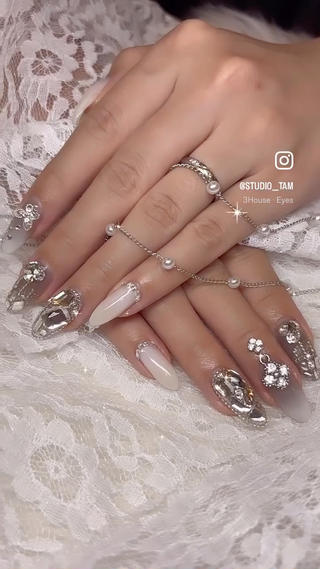 気になったデザインはいいねྀིで見返せるようにするのがオススメです⋆⸜⸝⋆
#ちゅるんネイル#マグネットフレンチ
#持ち込みデザイン#埋めつくしネイル
#ゴテゴテネイル#韓国ネイル
#チークネイル#y2knails
#量産型ネイル#キラキラネイル#長さだし#アートし放題#持ち込み