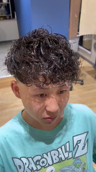 ショート カラー パーマ メンズ メンズサロン LiGKAITO🦖のヘアスタイル