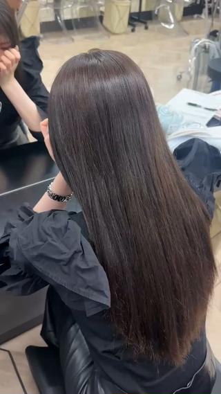 ロング カラー ブリーチ透明カラー/ レイヤーカット海希のヘアスタイル
