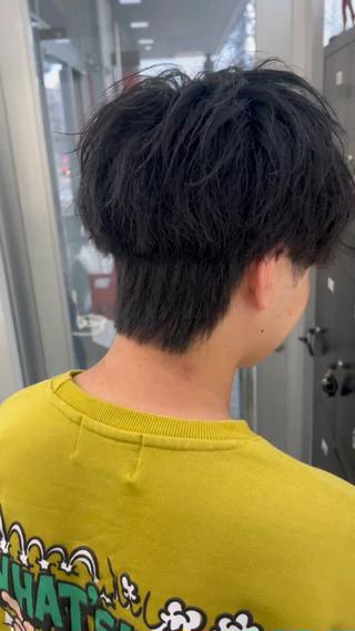 どんな癖のある襟足も、こんな風にピタッとナチュラルな襟足に仕上がります 