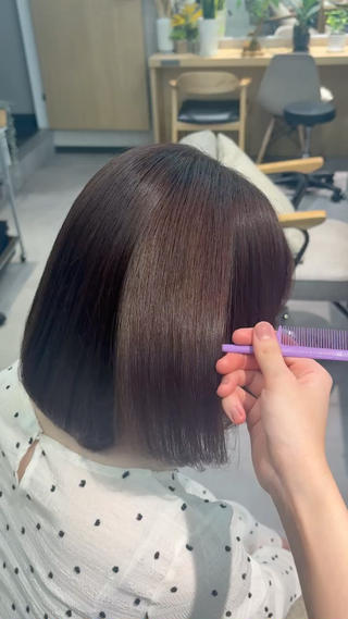 こっくり暖色系ブラウンで秋カラー

ほんのり赤紫で光に当たると可愛いお色味が

深みブラウン  暖色の組み合わせ大人気です

【当日のご予約のお客様限定】

ワンカラーモデル様(ダメージレスカラー含む)を10%𝗢𝗙𝗙にてご案内しております•*¨*•.¸¸♬︎

年末に向けてなりたい理想の髪色のベースを作っていきませんか…️

ご予約お待ちしております☾* :ﾟ 