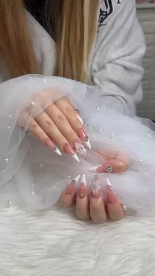 ネイル IRO Nail Studioのネイルデザイン