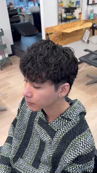 無造作っぽさは長さ関係なく出せます
伸ばして行きたい方でもとりあえずパーマをかけたい!と言う方にもオススメです