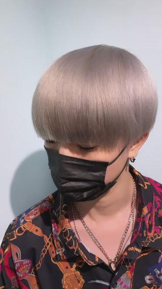 ブリーチ回数としっかりプロセスを踏んで理想のハイトーンヘアを手に入れましょう!
※淡く透明感あるカラーは"ヘアケア"がとても重要で必要不可欠です!
ケアのやり方、必要なアイテムもお教えしますのでご安心ください