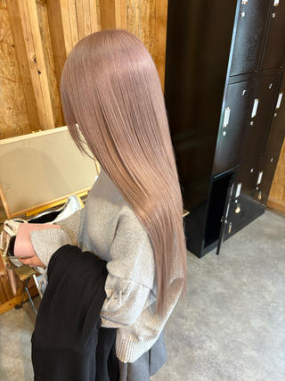 ブリーチ毛に最強 “ ribbon treatment ”です(^^)
絡まる、切れちゃう、髪が扱いづらい方
是非1度試して頂きたいです
お得なトリートメントチケットも販売中です ◎