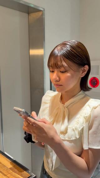 扱いやすく、まとまりのあるボブスタイル

骨格や髪質に合わせて、似合う長さ・シルエットをご提案します。
乾かすだけでもまとまりやすく、毎日のスタイリングも簡単◎

「切りっぱなしボブ」「丸みボブ」「大人っぽいボブ」など、お好みに合わせて仕上げます。

ボブにしたいけど似合う長さが分からない方もぜひご相談ください！ 