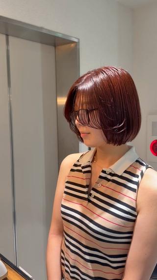 扱いやすく、まとまりのあるボブスタイル

骨格や髪質に合わせて、似合う長さ・シルエットをご提案します。
乾かすだけでもまとまりやすく、毎日のスタイリングも簡単◎

「切りっぱなしボブ」「丸みボブ」「大人っぽいボブ」など、お好みに合わせて仕上げます。

ボブにしたいけど似合う長さが分からない方もぜひご相談ください！ 