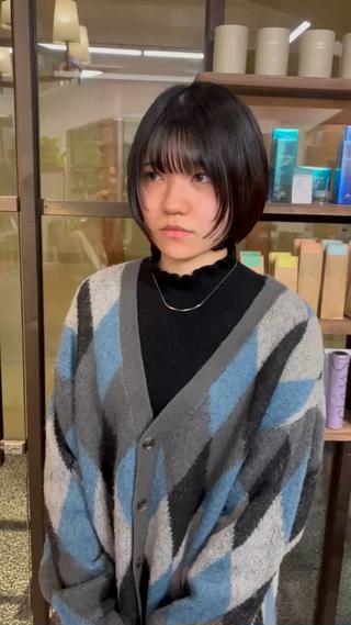 今っぽさを詰め込んだ前下がりボブ
重さを残しつつ、顔まわりは軽くして垢抜けた印象に。
ボブ初心者さんにもおすすめのスタイルです♡