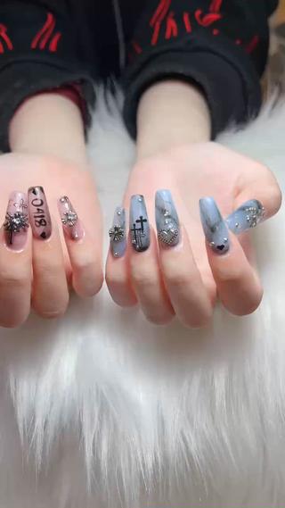 ネイル PLUSSPA HOANGのネイルデザイン