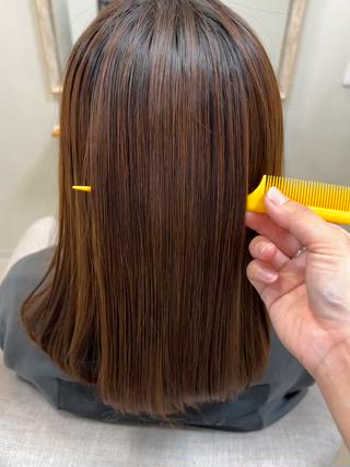 広がり、うねり、癖毛でお悩みの方！
髪質改善ストレート。
髪になるべく負担をかけずに縮毛をかける事で自然なツヤとまとまりの髪へ
ハンドブローのみの仕上げでもまとまります。 