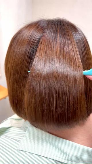 髪質も良くしならもクセや、うねり、広がりを抑えた縮毛矯正
髪質改善しながらの施術により本来の素髪に近づけます！

くせ毛、うねり、広がりが気になる方はもちろん、カラーや日頃のアイロン、コテによるダメージや髪の硬さが気になる方は是非ご相談下さい 