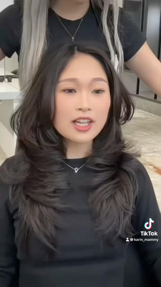 ロング karin🪩海外風 バタフライカットのヘアスタイル