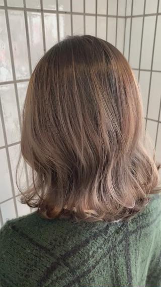 根元が伸びても気にならないカラーです☆