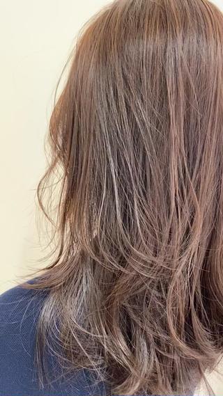 ナチュラルハイライト×レイヤーカット
動きのあるスタイルに♪