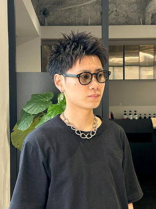 刈り上げスパイキーショート
エッジ