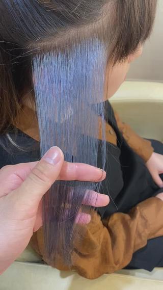 ブルーイヤリングカラー
ブリーチ2回以上必須になります。
ブリーチカラーの値段は髪の長さと量によって前後します。
予めご了承ください
