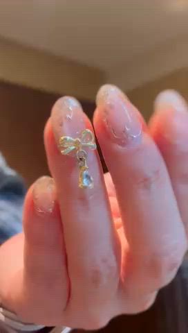 キラキラ揺れるチャームパーツ入荷しました
1つつけるだけで他のアクセサリーがいらなくなります