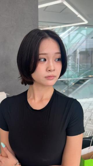 ショート カラー ヘアアレンジ レイヤーカット/ ハイトーン/ みうのヘアスタイル