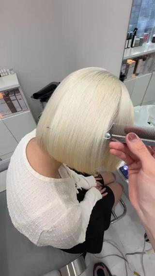 ミディアム カラー 【ときめき屋さん🎀 ハイトーン大和🎀】のヘアスタイル