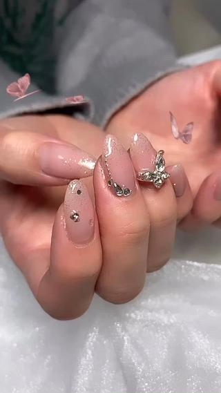 ネイル muguet🎀 chika🫧のネイルデザイン