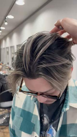 メンズ バレイヤージュ 隅中秀弥のヘアスタイル