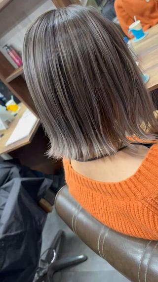 ボブでも動きのあるデザインに仕上げました️
 