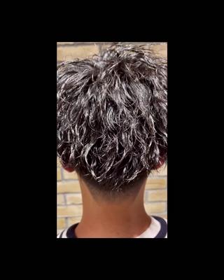 ショート 石田 暁洋のヘアスタイル