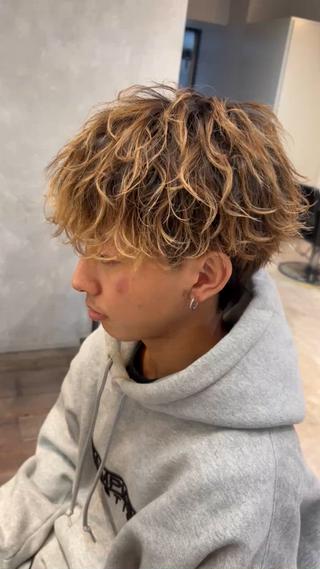 ラウンドマッシュ+ツイストスパイラルパーマ+トリートメント+眉毛カット