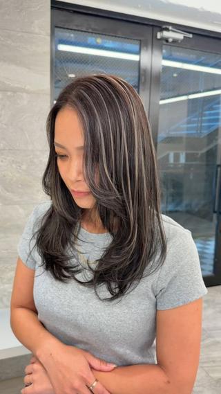 ロング 🌺ハイライトカラー 🌺HINAのヘアスタイル