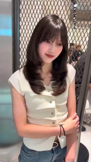保存してカウンセリングでお使いください❧
今流行りのトレンド・韓国風レイヤー
✯小顔効果がほしい
✯髪の毛に動きが欲しい
✯髪の毛が重たく見える
✯簡単なヘアセットがしたい
こんな方におすすめです
ワンカールでも可愛いが叶う・くびれヘアで大人っぽい雰囲気のある素敵でいちばん扱いやすい、可愛いレイヤーカットをご提案致します
現在、カット・カラー・縮毛矯正のモデルさんを募集しております
少しでも気になる方がいましたらお気軽にDMください♪
︎𝐚𝐢𝐫𝐚︎