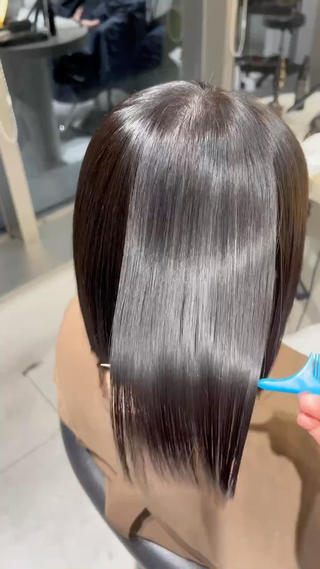 保存してカウンセリングでお使いください❧
✰癖・うねりが出てきた、気になりはじめた
✰中々まとまらない
✰絡まりがひどい
✰他店で縮毛矯正を断られてしまった
こんな方ぜひ一度お任せください
✯真っ直ぐすぎない柔らかいストレート
✯ブリーチ矯正
✯巻ける縮毛矯正
✯九州唯一の最高級トリートメント
お客様1人1人の髪質・履歴に合った薬剤選定や施術をしいちばん素敵で手触り質感のいい縮毛矯正をご提案致します
現在、カット・カラー・縮毛矯正のモデルさんを募集しております
少しでも気になる方がいましたらお気軽にDMください♪
︎𝐚𝐢𝐫𝐚︎