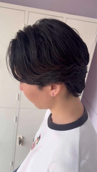 【メンズ限定】王道ナチュラルマッシュ束感×色気ヘア
「伸びてもキマる髪型がいい」
「束感のあるナチュラルマッシュにしたい」
「彼女ウケしたい」
そんなメンズにおすすめ