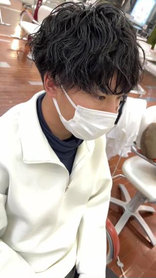 パーマ メンズ 波巻きスパイラル 河原崎　基のヘアスタイル