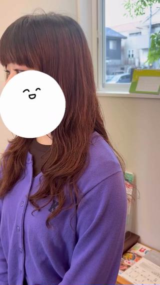 レイヤーカットドライパーマ
ドライの状態で綺麗なカールが出ます!
トリートメントを混ぜた優しい薬剤を使って、ダメージを最小限に抑えたパーマです
レイヤーを入れて動きを出しました