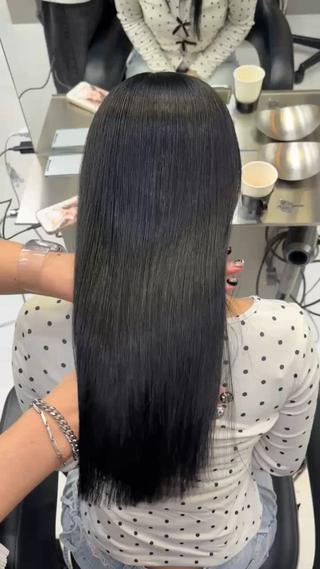 ロング カラー 暗髪、透明感 レイヤー指名No.1のヘアスタイル