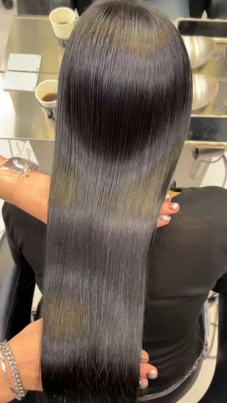 ロング カラー 暗髪、透明感 レイヤー指名No.1のヘアスタイル