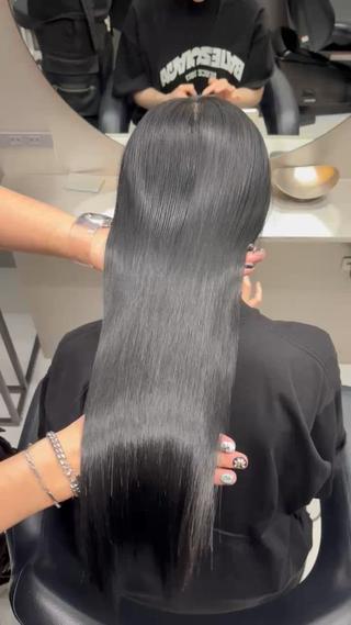 ロング カラー 暗髪、透明感 レイヤー指名No.1のヘアスタイル