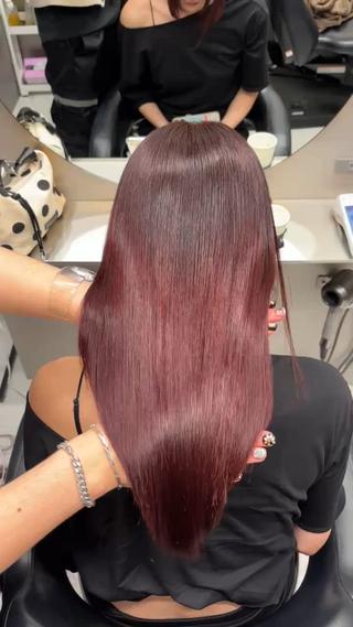 ロング カラー 暗髪、透明感 レイヤー指名No.1のヘアスタイル
