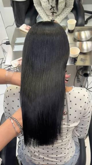 ロング カラー 暗髪、透明感 レイヤー指名No.1のヘアスタイル