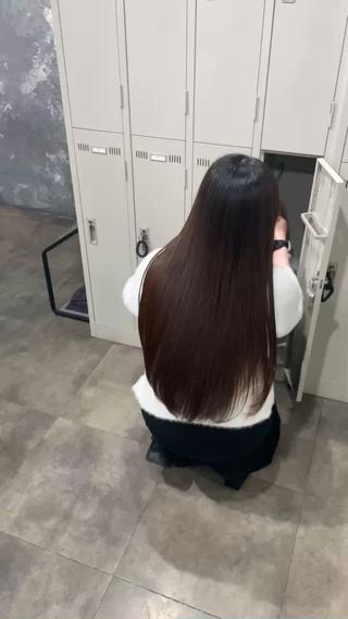 ♡ご覧頂きありがとうございます♡

横浜美容室の横浜academyのゆいです！

お客様ひとりひとりの髪質を考えて、必ず透明感が出るカラー剤をスペシャルブレンドしています

必ず可愛く満足する仕上がりにします

透明感ある暗髪は任せてください！

カラーモデル/トリートメントモデル
募集中です！
興味のある方いましたらご予約お待ちしております 