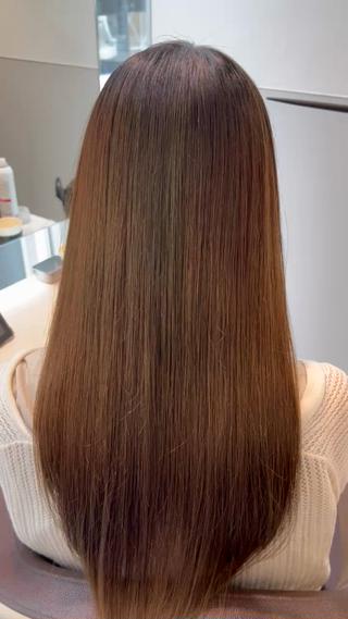 髪の組織であるケラチンを補修し、
内部、外部全てをケアし、潤い、艶感を与える
美髪矯正ケラチン髪質改善トリートメント