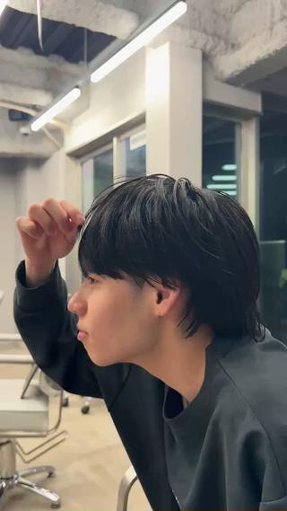 ナチュラルな毛流れのあるウルフ、、モテヘアです