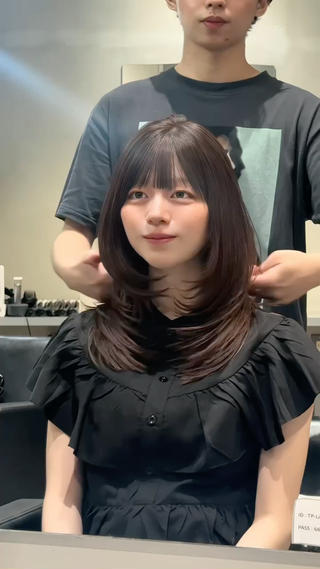 ミディアム カラー レイヤー×艶髪特化 マネージャー安藤光司のヘアスタイル