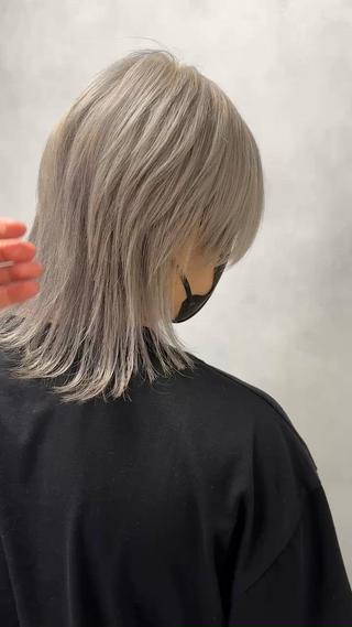 メンズウルフカット/シルバーカラー
ウルフのシルバーが1番かっこいい


気に入ったスタイルはボタンを押して
カウンセリング時にお見せください！
Instagramにもスタイル載せているので
ご覧ください！
＠lunty_kisi
難波/難波カラー/ハイトーンカラー/ケアブリーチ/ホワイトカラー/ベージュカラー/韓国系/韓国ウルフ/艶カラー/レイヤーカット/センターパート/ウルフカット/くびれショート/難波ハイトーン/難波ケアブリーチ/中韓系/難波韓国系/難波エクステ/エクステ/ブリーチ無し/ダブルカラー/難波ブリーチ 